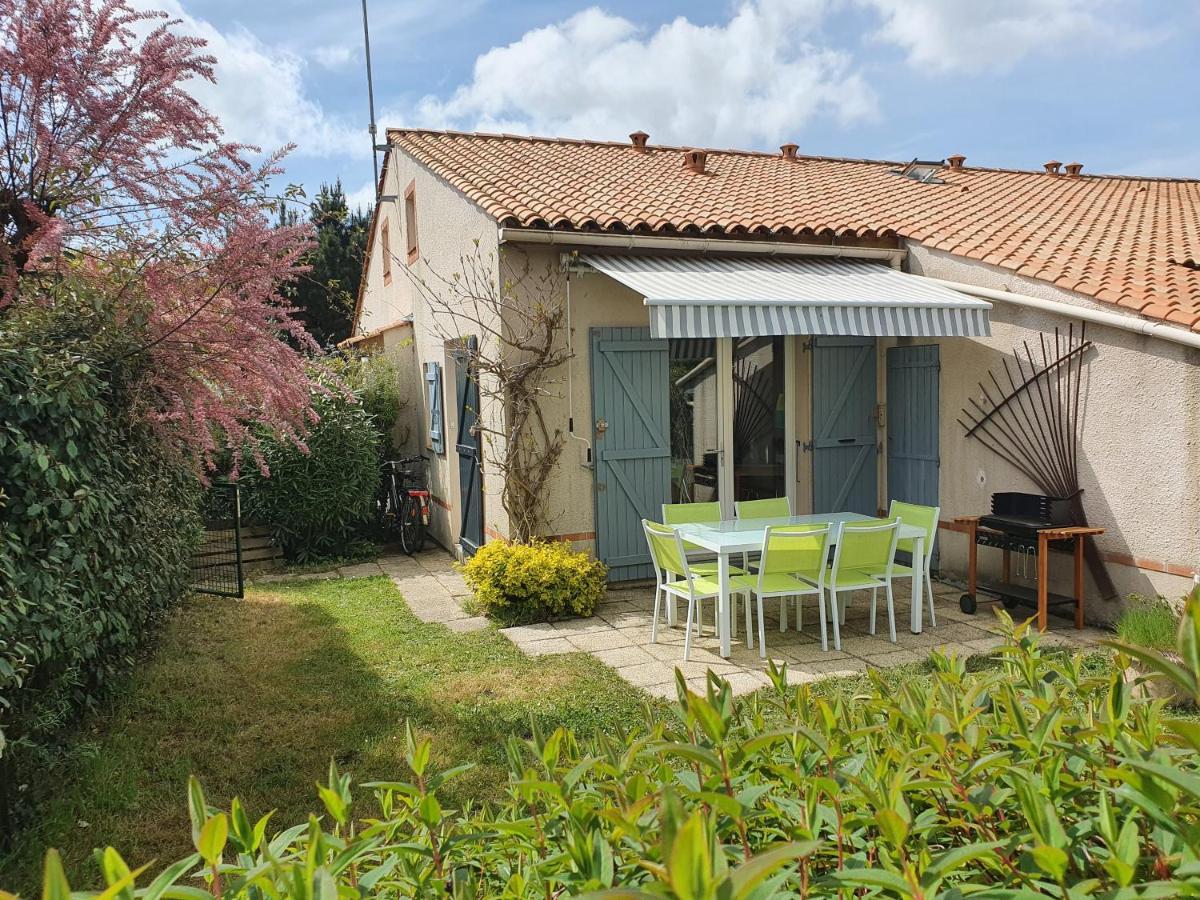 Petite Maison Dans Residence Avec Piscine Proche Plage Et Centre Ville A Pied Pornic Exterior foto